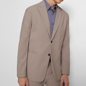 Theory Performance Suit: Clinton Style in precision Pointe